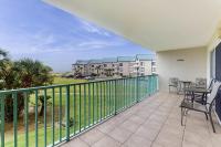 Waterfront condo with shared pool & hot tub - walk to the beach - B&B Fort Morgan