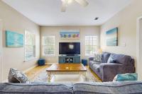 Convenient Gulf-Front Condo on 4th Floor wBalcony Shared Outdoor Pool AC - B&B Fort Morgan
