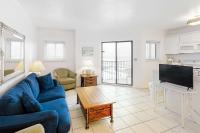 Sunny Gulf View Condo w Balcony WiFi AC & Shared Pools Hot Tubs Tennis - B&B Fort Morgan