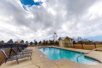 Dog-Friendly Condo with Shared Pool Central AC & Free High-Speed WiFi - B&B Gulf Shores