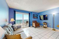 Clearwater condo with bunk room pool & balcony - walk to waves - B&B Gulf Shores