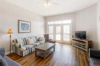 Steps from the Beach Gulf-Front Home w Balconies Gulf Views AC & WiFi - B&B Gulf Shores