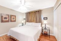 Stylish coastal escape near the beach with pool WiFi full kitchen & central AC - B&B Gulf Shores