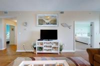 Waterfront condo with bay views pool hot tub boat ramp & private balcony - Chambres d'hôtes Gulf Shores