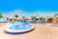 Modern beach home with screened porch on-site pool AC & W&D - Bed and Breakfast Gulf Shores