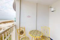 3rd-floor beachfront condo with pool sauna gym hot tub Gulf views balcony - B&B Gulf Shores