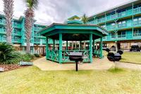 Coastal condo just steps from the beach w shared pool BBQ area WiFi AC W&D - B&B Gulf Shores