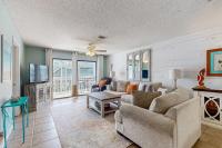 Updated condo on Wolf Bay with shared pool tennis and boat launch - B&B Orange Beach