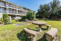 Enchanting condo with pool balcony central AC & washer dryer - Chambres d'hôtes Orange Beach