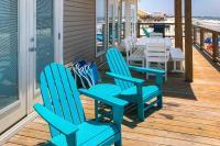 Spacious Beachfront Home with Free WiFi Central AC & a Furnished Deck - Bed and Breakfast Dauphin Island