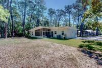 Modern dog-friendly home in the heart of island with hot tub & screened lanai - B&B Dauphin Island