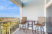 Cozy coastal condo with loft & shared pool and beach access - Bed and Breakfast Orange Beach