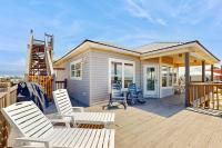 Updated Dog-Friendly Home with Free WiFi Beach Views Covered Porch Washer Dryer - Chambres d'hôtes Dauphin Island