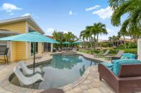 Luxe Siesta Key Home Pool Hot Tub Near Beach - Bed and Breakfast Siesta Key