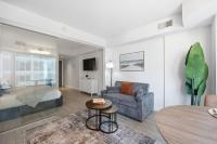 Luxe 1BR, Boutique 5-Star Stay - Bed and Breakfast Toronto