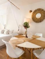 Peaceful & Bright Loft, HEATED POOL, NETFLIX, FREE WIFI & PARKING, TENNIS - Chambres d'hôtes Los Cristianos