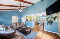 Family Beach House - Sleeps 6 - 2 Blks - 6 Parking - B&B Virginia Beach