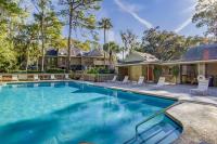 Renovated Beach Villa, 7 Min Walk to Beach, Pool, Tennis, Pets Ok, Sleeps 8 - Chambres d'hôtes Hilton Head