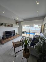 Luxury Modern Villa with pool - B&B Villamartin