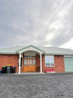 Cheerful country home with 3-bedrooms, 2-bathrooms - Chambres d'hôtes Dunedin