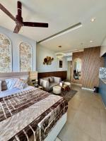 Superior One-Bedroom Apartment with Balcony
