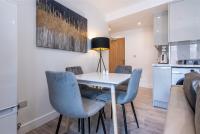 Central 2BR Apt Basingstoke Near Shops & Transport - Chambres d'hôtes Basingstoke