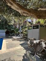 Seaside 2-BDR apartment with a pool - B&B Limisso