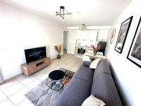 Cosy Apartment, 1 Min Walk to Beach, Heart of Juan-les-Pins - Chambres d'hôtes Juan-les-Pins