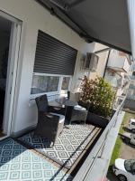 City Apartments FN L 6 KLIMATISIERT mit Balkon - Deluxe Doppelzimmer - Chambres d'hôtes Friedrichshafen
