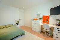 Quiet Line Coliving - Chambre dans T4 de 68m2 - Jusqu'à 2 personnes - Wifi Fibre -Gare à 15 min - GEM à 2 min - B&B Grenoble
