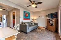 Romantic Couples Cottage for Relaxing Getaways on the Outskirts of Hot Springs, Arkansas - Bed and Breakfast Lake Hamilton
