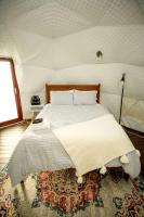 The Perfect Romantic Retreat Spot: Gorgeous Dome near Capitol Reef National Park, Utah - B&B Caineville