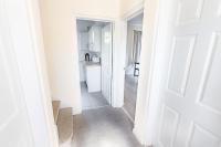 5BR in Swansea - Sleeps 10 with WIFI & Parking - B&B Scleddau
