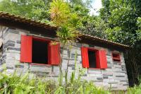 Casa Carrara, um Refúgio de Pedra na Mata - Chalés Flor dos Manacás - B&B Santa Teresa