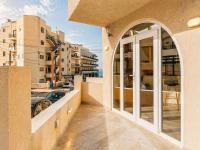 Spacious 3BR Terrace Stay near Qawra Seafront - B&B San Pawl il-Bahar