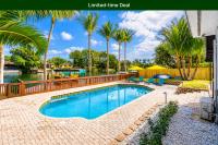 Waterfront Pool Home Games, 10 min to Beach - B&B Fort Lauderdale
