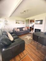 California Sands 2 bedroom chalet - sleeps 4 - nr to Great Yarmouth & Norfolk Broads - B&B Scratby