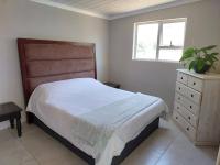 Charming 3-Bedroom Holiday Cottage in Somerset West - B&B Cape Town
