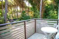 Comfy accommodation with balcony - B&B Eraclea Mare