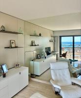 Exceptional Sea-View Apartment, 3 min from Station, Port & Château Views, 2 Parking Spaces - B&B Mandelieu-la-Napoule