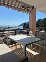 Exceptional Sea-View Apartment, 3 min from Station, Port & Château Views, 2 Parking Spaces - B&B Mandelieu-la-Napoule