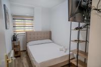 Standard Double Room with Shared Bathroom