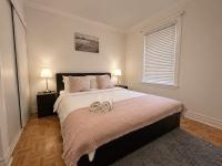 Toronto DownTown Stylish Queen Suite Private Bath Walk to Ossington Subway - Ferienwohnung Toronto