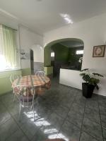 Viktor Apartmanház - B&B Zamárdi