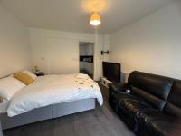 Apartment Sleeps 6 with WiFi - B&B Hayes