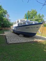 Nuit insolite bateau sur terre - B&B Fraillicourt