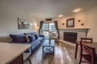 RRC A108 Cozy Comal River Haus - Bed and Breakfast New Braunfels