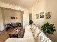 The Signature Stay- 3 bed home, Premium Living, Every Time - B&B Cardiff