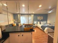 Beach Home with Gym and Cuddle Couch - B&B Manhattan Beach