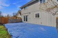 Walk to Downtown Orangeville with Free Parking & Games - B&B Orangeville